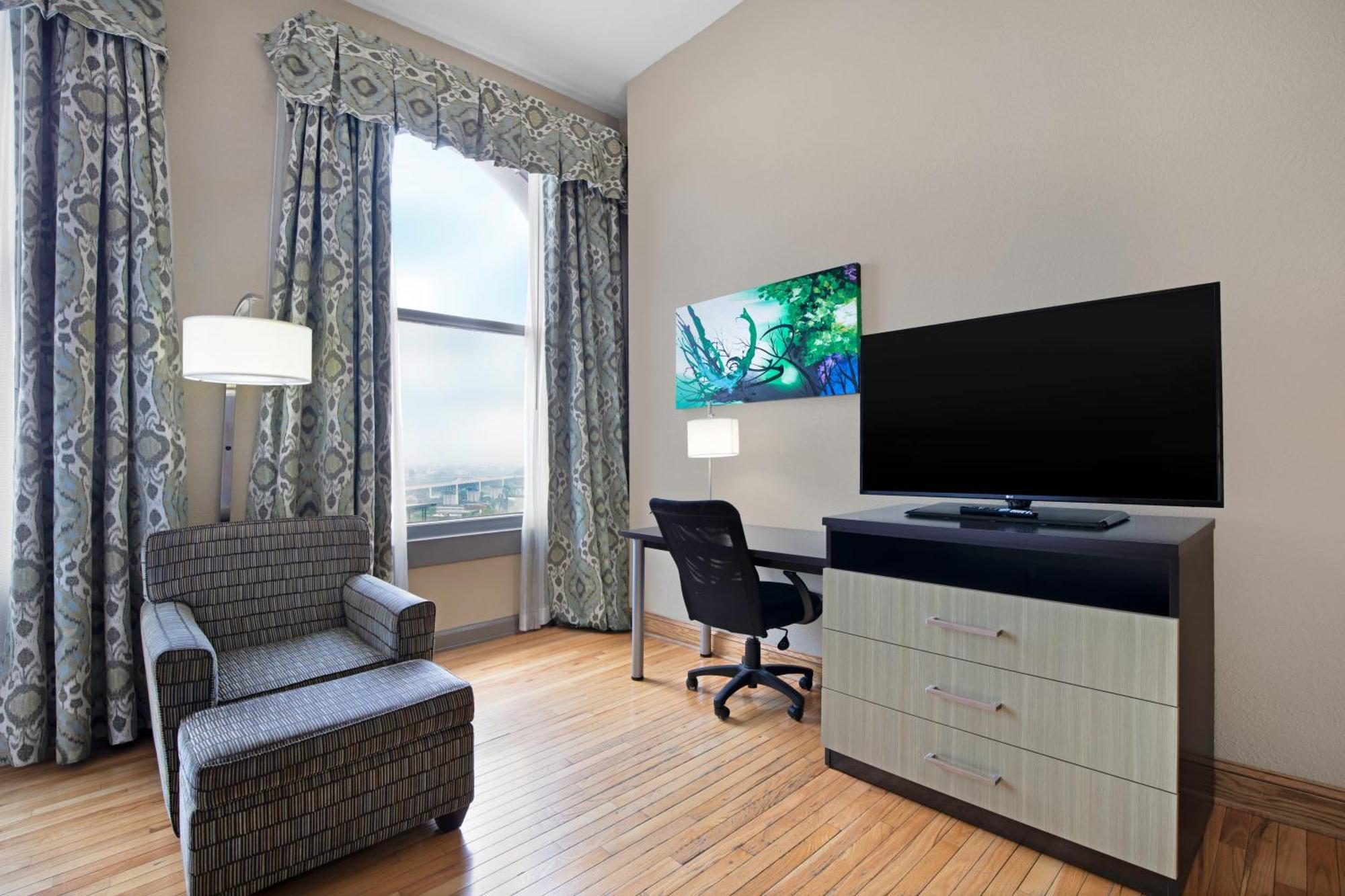 Holiday Inn Express Cleveland Downtown By Ihg Екстериор снимка